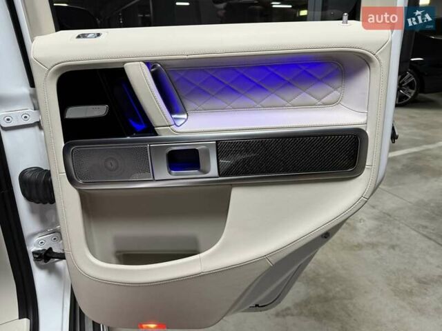 Белый Мерседес Г-Класс, объемом двигателя 3.98 л и пробегом 25 тыс. км за 219500 $, фото 78 на Automoto.ua