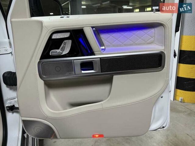 Белый Мерседес Г-Класс, объемом двигателя 3.98 л и пробегом 25 тыс. км за 219500 $, фото 120 на Automoto.ua