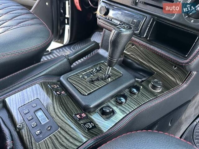 Черный Мерседес Г-Класс, объемом двигателя 3.23 л и пробегом 465 тыс. км за 17888 $, фото 40 на Automoto.ua