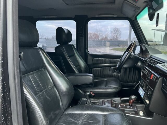 Черный Мерседес Г-Класс, объемом двигателя 5 л и пробегом 252 тыс. км за 20100 $, фото 19 на Automoto.ua