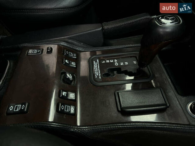 Чорний Мерседес Г-Клас, об'ємом двигуна 4.97 л та пробігом 350 тис. км за 20500 $, фото 18 на Automoto.ua