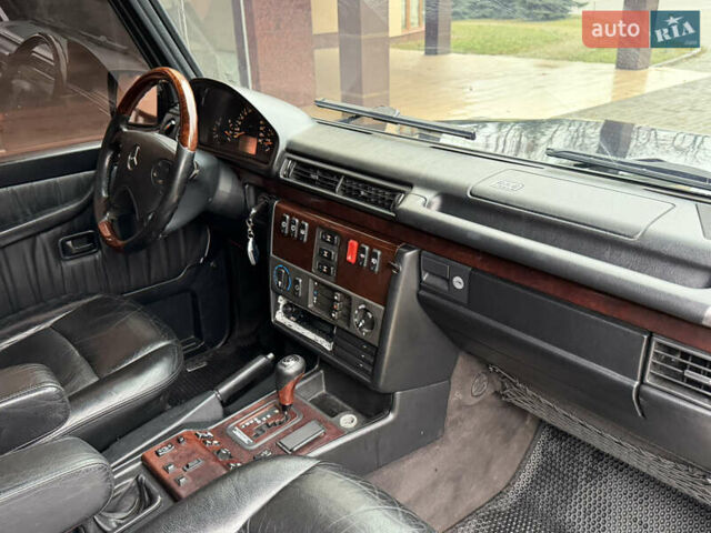 Черный Мерседес Г-Класс, объемом двигателя 4.97 л и пробегом 268 тыс. км за 24999 $, фото 8 на Automoto.ua