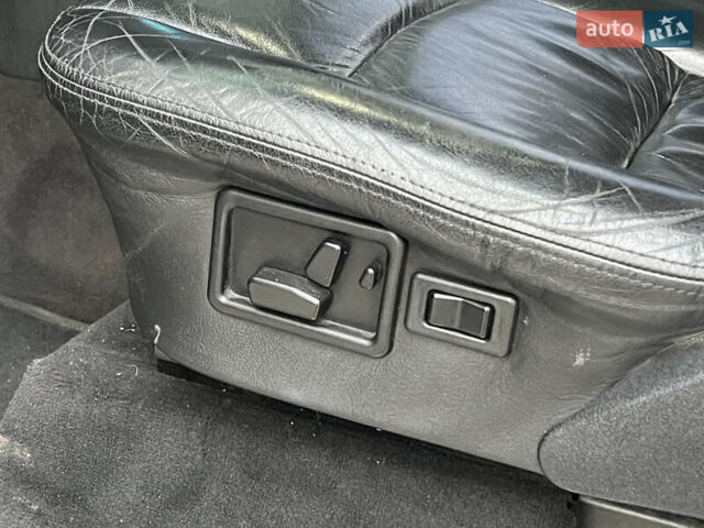 Черный Мерседес Г-Класс, объемом двигателя 5 л и пробегом 252 тыс. км за 20100 $, фото 7 на Automoto.ua