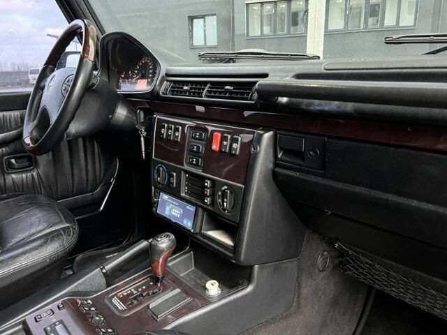 Черный Мерседес Г-Класс, объемом двигателя 5 л и пробегом 252 тыс. км за 20100 $, фото 17 на Automoto.ua