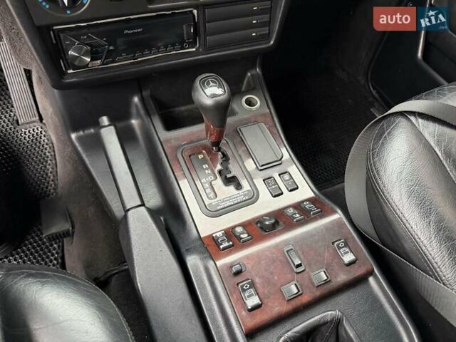 Черный Мерседес Г-Класс, объемом двигателя 4.97 л и пробегом 280 тыс. км за 16900 $, фото 10 на Automoto.ua