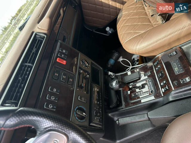 Черный Мерседес Г-Класс, объемом двигателя 4.97 л и пробегом 300 тыс. км за 19999 $, фото 12 на Automoto.ua
