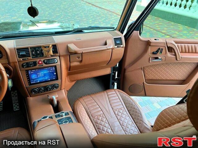 Черный Мерседес Г-Класс, объемом двигателя 50 л и пробегом 175 тыс. км за 29000 $, фото 9 на Automoto.ua