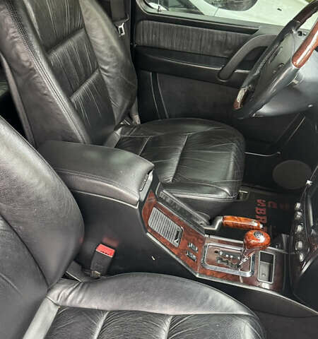 Чорний Мерседес Г-Клас, об'ємом двигуна 5 л та пробігом 183 тис. км за 25999 $, фото 7 на Automoto.ua