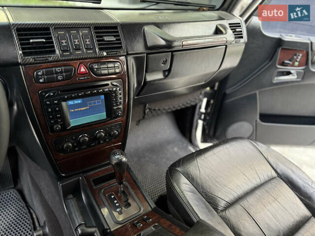 Черный Мерседес Г-Класс, объемом двигателя 5 л и пробегом 303 тыс. км за 22500 $, фото 9 на Automoto.ua
