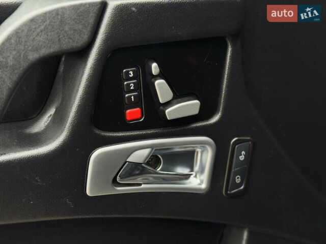 Черный Мерседес Г-Класс, объемом двигателя 5 л и пробегом 150 тыс. км за 39500 $, фото 44 на Automoto.ua