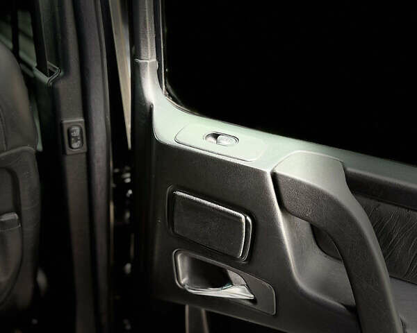 Черный Мерседес Г-Класс, объемом двигателя 4.97 л и пробегом 167 тыс. км за 31777 $, фото 16 на Automoto.ua