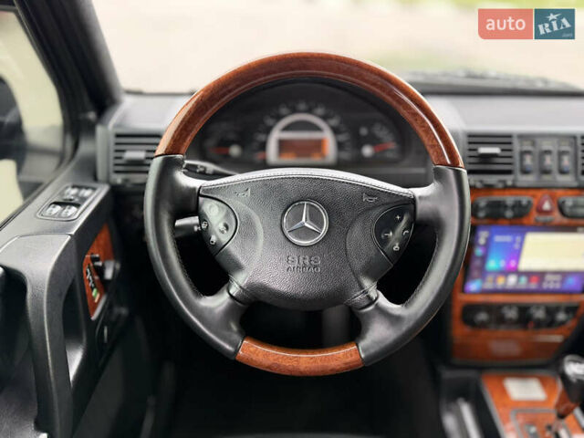 Черный Мерседес Г-Класс, объемом двигателя 5.44 л и пробегом 198 тыс. км за 30000 $, фото 12 на Automoto.ua