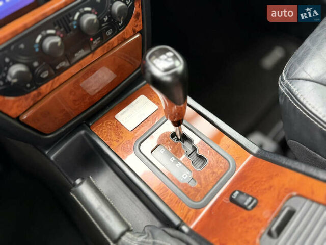 Черный Мерседес Г-Класс, объемом двигателя 5.44 л и пробегом 198 тыс. км за 30000 $, фото 10 на Automoto.ua