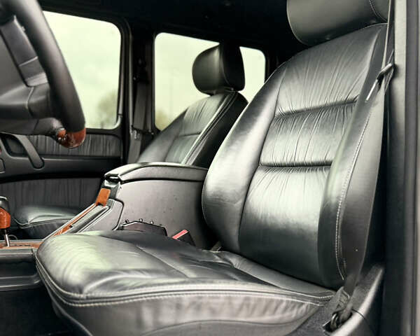 Черный Мерседес Г-Класс, объемом двигателя 5.44 л и пробегом 198 тыс. км за 30000 $, фото 18 на Automoto.ua