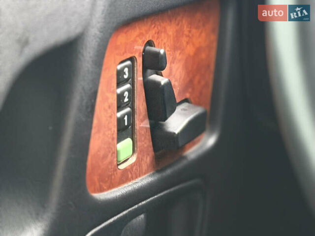 Черный Мерседес Г-Класс, объемом двигателя 5.44 л и пробегом 198 тыс. км за 30000 $, фото 22 на Automoto.ua