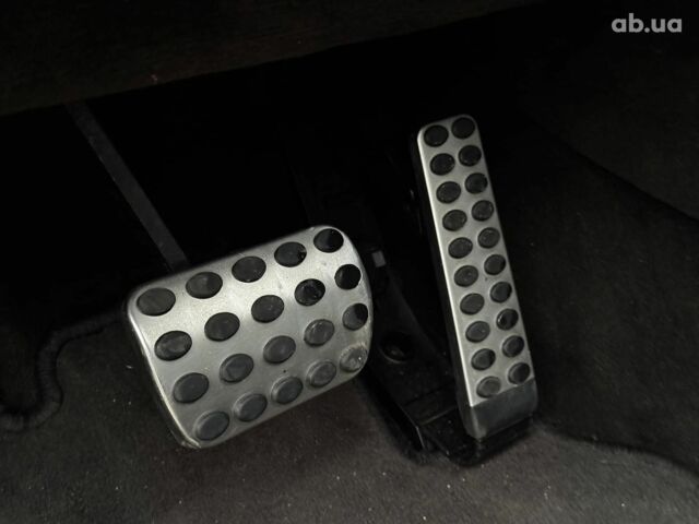 Чорний Мерседес Г-Клас, об'ємом двигуна 5 л та пробігом 98 тис. км за 31690 $, фото 20 на Automoto.ua