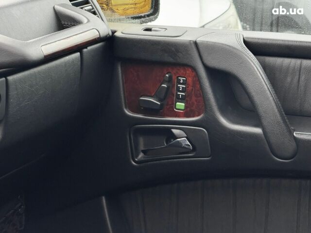 Чорний Мерседес Г-Клас, об'ємом двигуна 5 л та пробігом 98 тис. км за 31690 $, фото 27 на Automoto.ua