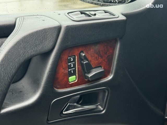 Чорний Мерседес Г-Клас, об'ємом двигуна 5 л та пробігом 98 тис. км за 31690 $, фото 14 на Automoto.ua