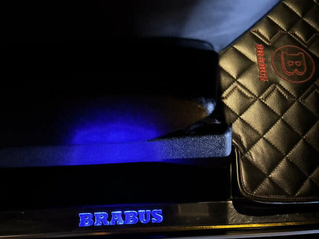 Черный Мерседес Г-Класс, объемом двигателя 5.5 л и пробегом 180 тыс. км за 40000 $, фото 37 на Automoto.ua