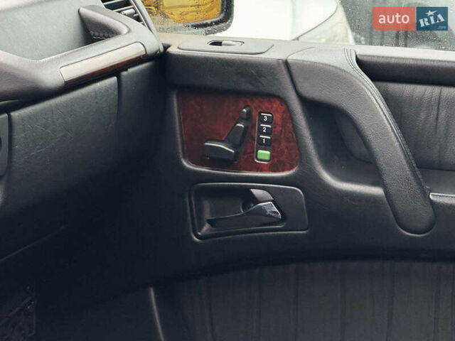 Черный Мерседес Г-Класс, объемом двигателя 5 л и пробегом 98 тыс. км за 31690 $, фото 27 на Automoto.ua