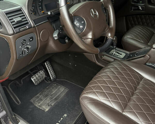 Черный Мерседес Г-Класс, объемом двигателя 4.97 л и пробегом 233 тыс. км за 33000 $, фото 27 на Automoto.ua