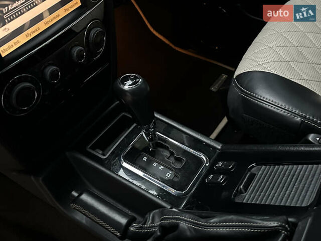 Чорний Мерседес Г-Клас, об'ємом двигуна 5.5 л та пробігом 176 тис. км за 37900 $, фото 25 на Automoto.ua