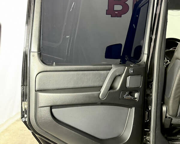 Черный Мерседес Г-Класс, объемом двигателя 3 л и пробегом 100 тыс. км за 57000 $, фото 69 на Automoto.ua