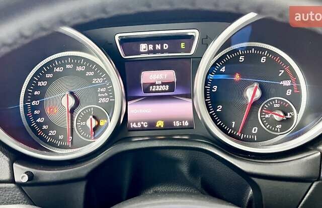 Черный Мерседес Г-Класс, объемом двигателя 4 л и пробегом 123 тыс. км за 67777 $, фото 32 на Automoto.ua