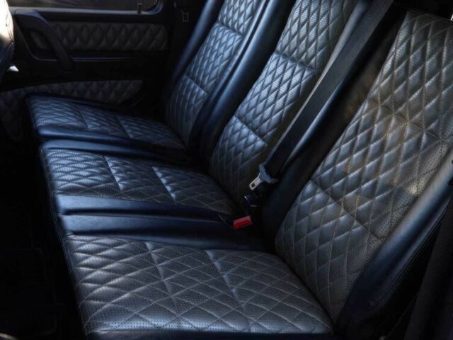 Черный Мерседес Г-Класс, объемом двигателя 6 л и пробегом 66 тыс. км за 4500 $, фото 8 на Automoto.ua