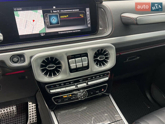 Черный Мерседес Г-Класс, объемом двигателя 4 л и пробегом 66 тыс. км за 169000 $, фото 152 на Automoto.ua