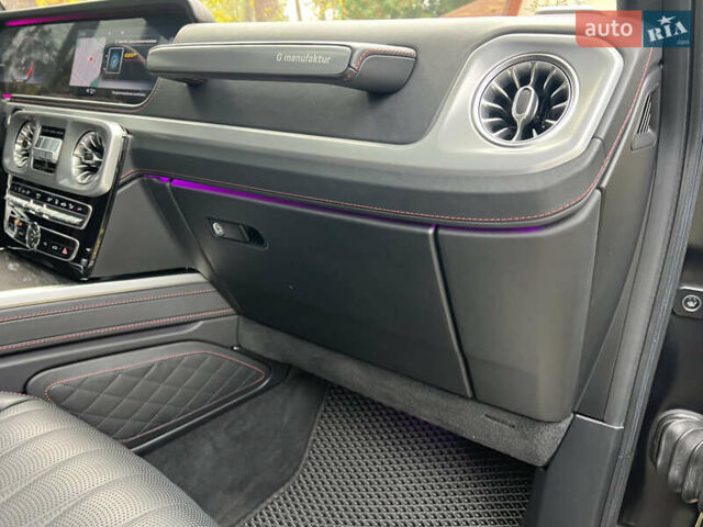 Черный Мерседес Г-Класс, объемом двигателя 4 л и пробегом 66 тыс. км за 169000 $, фото 224 на Automoto.ua