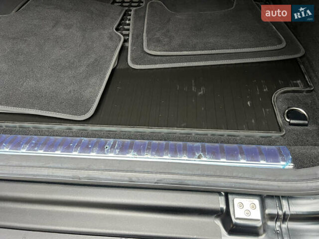 Черный Мерседес Г-Класс, объемом двигателя 4 л и пробегом 66 тыс. км за 169000 $, фото 92 на Automoto.ua