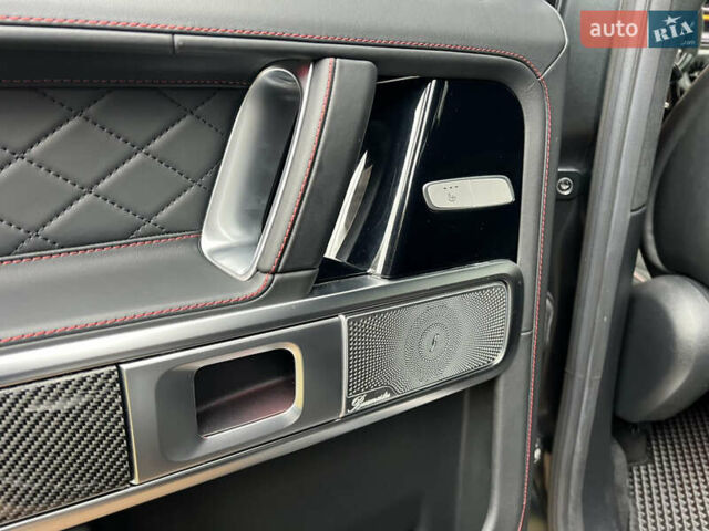 Черный Мерседес Г-Класс, объемом двигателя 4 л и пробегом 66 тыс. км за 169000 $, фото 168 на Automoto.ua