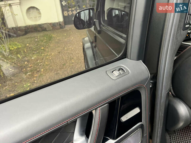 Черный Мерседес Г-Класс, объемом двигателя 4 л и пробегом 66 тыс. км за 169000 $, фото 164 на Automoto.ua