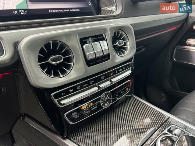 Черный Мерседес Г-Класс, объемом двигателя 4 л и пробегом 66 тыс. км за 169000 $, фото 154 на Automoto.ua