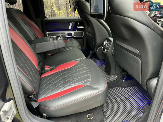 Черный Мерседес Г-Класс, объемом двигателя 4 л и пробегом 66 тыс. км за 169000 $, фото 184 на Automoto.ua