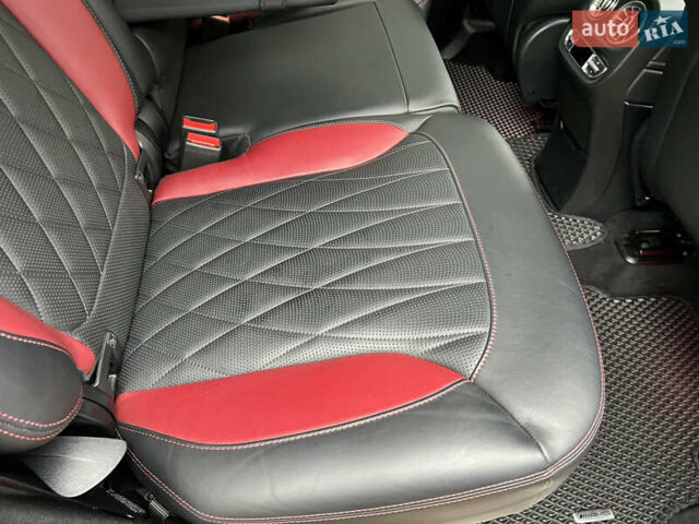 Черный Мерседес Г-Класс, объемом двигателя 4 л и пробегом 66 тыс. км за 169000 $, фото 194 на Automoto.ua