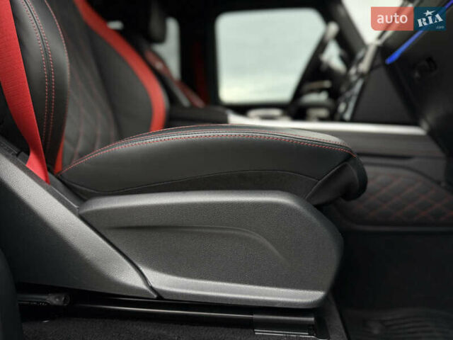 Черный Мерседес Г-Класс, объемом двигателя 3.98 л и пробегом 95 тыс. км за 144900 $, фото 92 на Automoto.ua