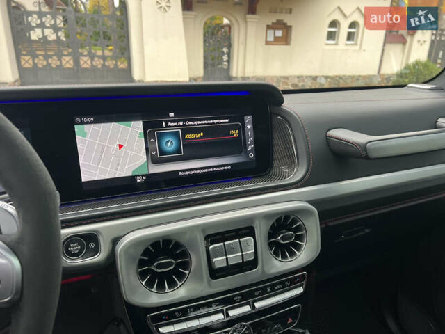 Черный Мерседес Г-Класс, объемом двигателя 4 л и пробегом 66 тыс. км за 169000 $, фото 153 на Automoto.ua