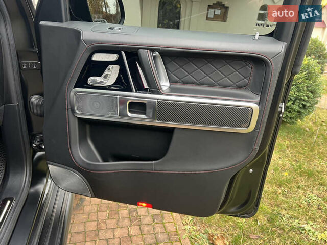 Черный Мерседес Г-Класс, объемом двигателя 4 л и пробегом 66 тыс. км за 169000 $, фото 202 на Automoto.ua