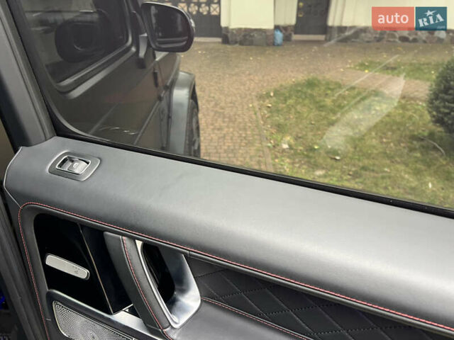 Черный Мерседес Г-Класс, объемом двигателя 4 л и пробегом 66 тыс. км за 169000 $, фото 189 на Automoto.ua