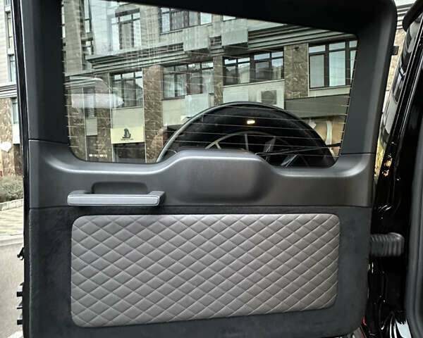 Чорний Мерседес Г-Клас, об'ємом двигуна 3.98 л та пробігом 43 тис. км за 158000 $, фото 21 на Automoto.ua