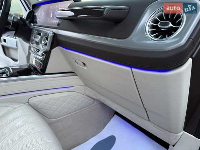 Черный Мерседес Г-Класс, объемом двигателя 3.98 л и пробегом 49 тыс. км за 189999 $, фото 126 на Automoto.ua