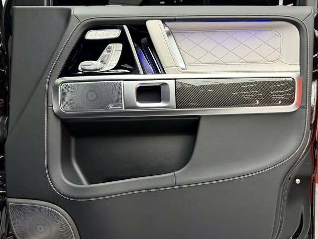 Черный Мерседес Г-Класс, объемом двигателя 4 л и пробегом 37 тыс. км за 209900 $, фото 55 на Automoto.ua