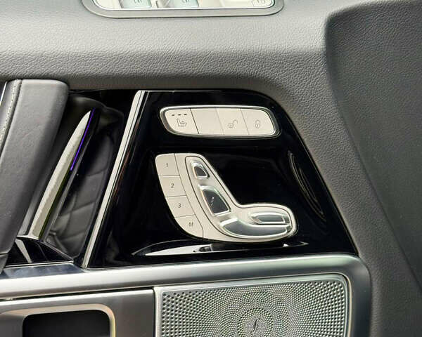 Черный Мерседес Г-Класс, объемом двигателя 3.98 л и пробегом 34 тыс. км за 195000 $, фото 12 на Automoto.ua