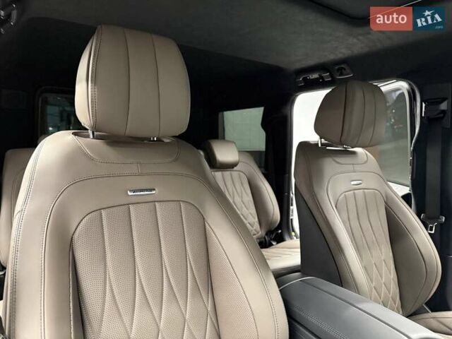 Чорний Мерседес Г-Клас, об'ємом двигуна 3.98 л та пробігом 2 тис. км за 270000 $, фото 65 на Automoto.ua