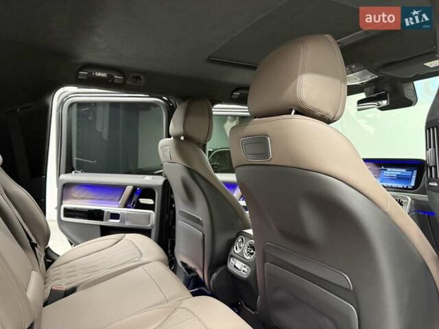 Чорний Мерседес Г-Клас, об'ємом двигуна 3.98 л та пробігом 2 тис. км за 270000 $, фото 52 на Automoto.ua