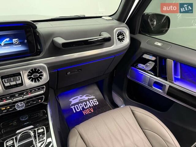 Чорний Мерседес Г-Клас, об'ємом двигуна 3.98 л та пробігом 2 тис. км за 270000 $, фото 71 на Automoto.ua