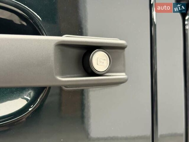 Чорний Мерседес Г-Клас, об'ємом двигуна 3.98 л та пробігом 2 тис. км за 270000 $, фото 30 на Automoto.ua