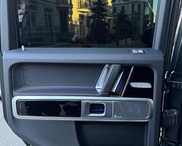 Черный Мерседес Г-Класс, объемом двигателя 4 л и пробегом 87 тыс. км за 230000 $, фото 78 на Automoto.ua